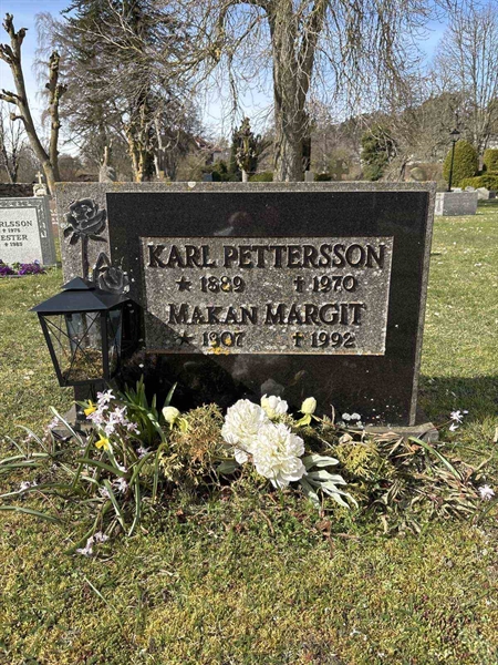 Gravnummer: LI   155