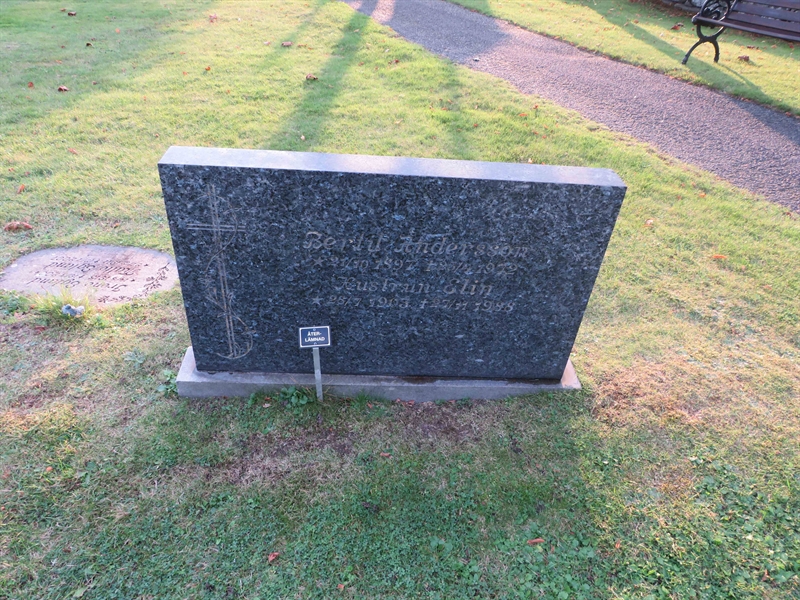 Grave number: 1 06  137