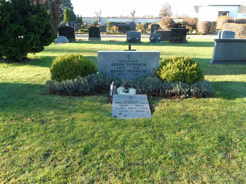 Grave number: 2 01  1004