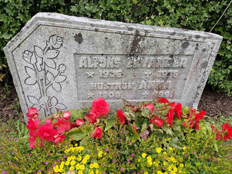 Grave number: AK D  6061-6062