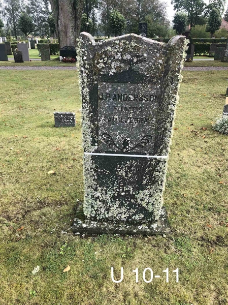 Grave number: AK U    10, 11