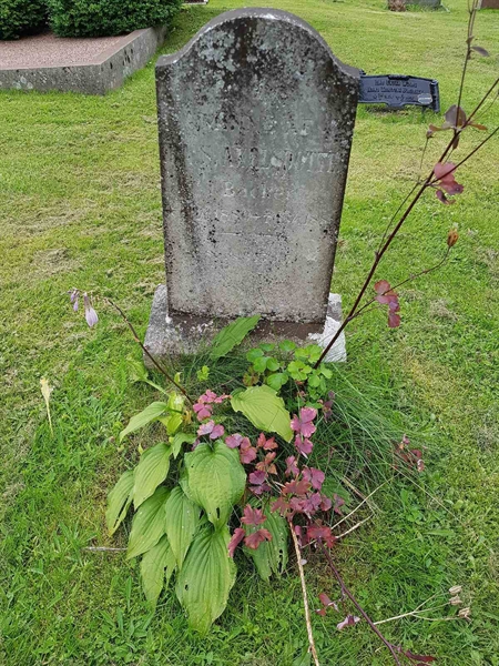 Grave number: 06 60749