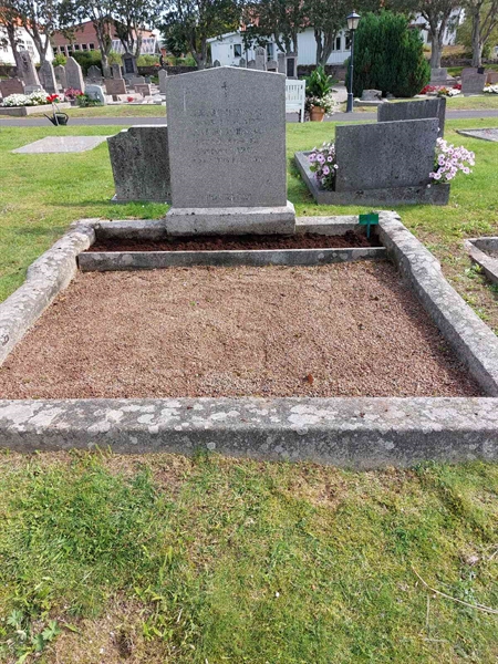 Grave number: GG 007  0684, 0685