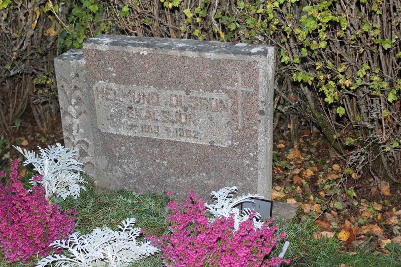 Grave number: A L  613