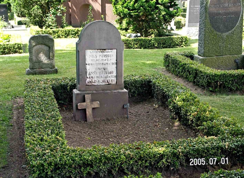 Grave number: 1 8F   166, 167