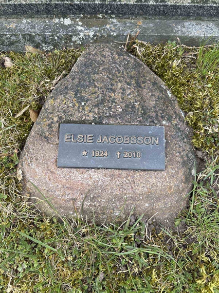 Gravnummer: LI    56