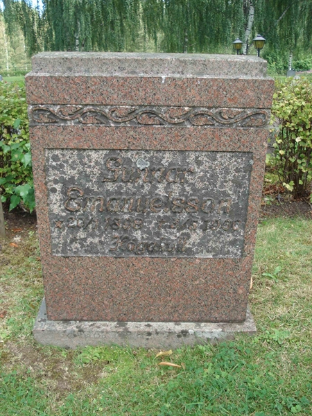 Grave number: KU 06    82, 83
