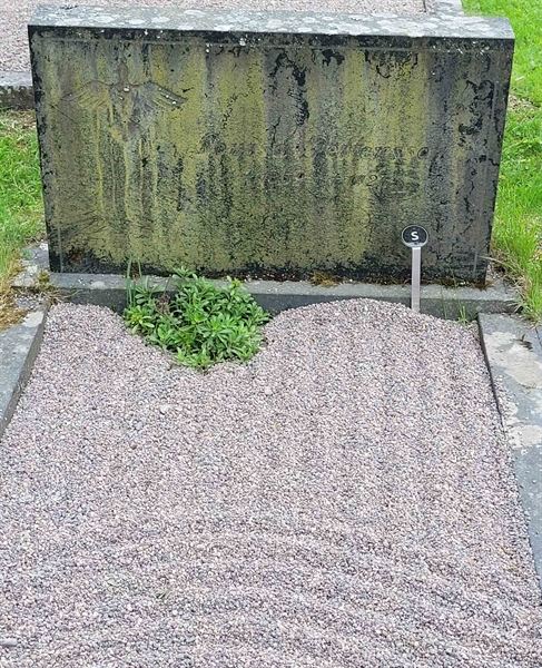 Grave number: JÄ 4   79
