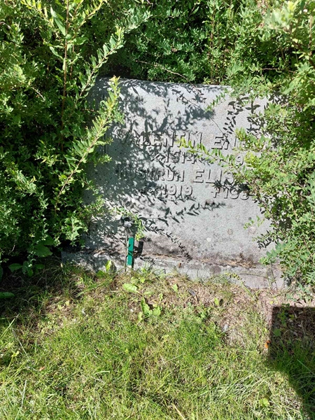 Hautatunnus: 1 D   003