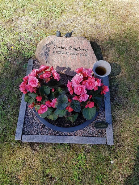 Grave number: 01  2240