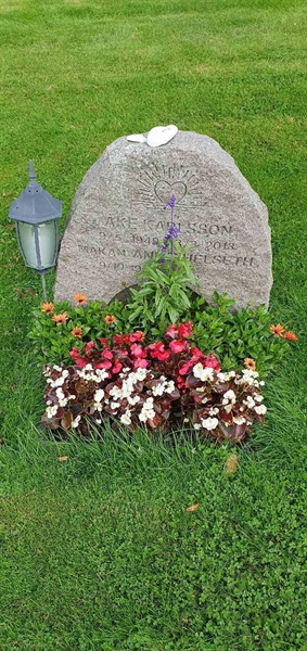 Grave number: Jä 12   208-209