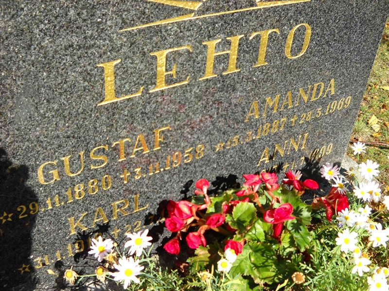 Grave number: 3 MB 18 51, 53