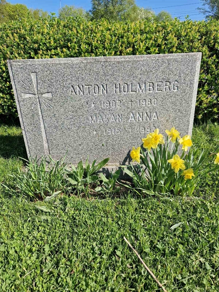 Grave number: 501 24 4939-4940