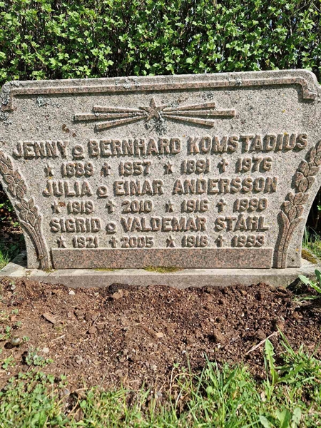 Grave number: 501 11 1692-1694