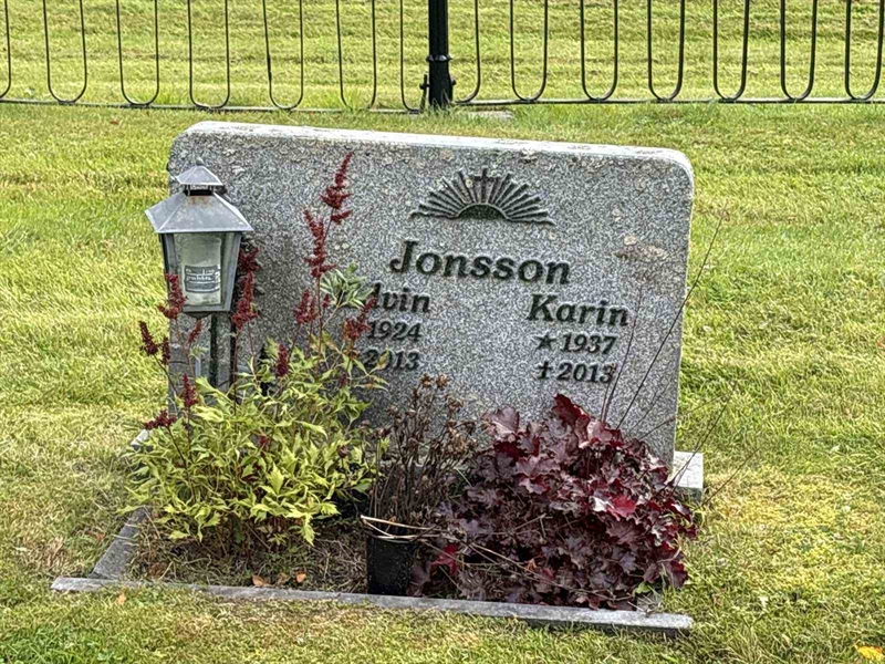 Grave number: IN 35    11-12