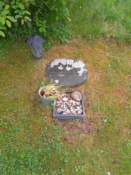 Hautatunnus: ROG K   18