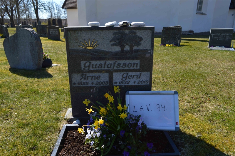 Grave number: LG V    74