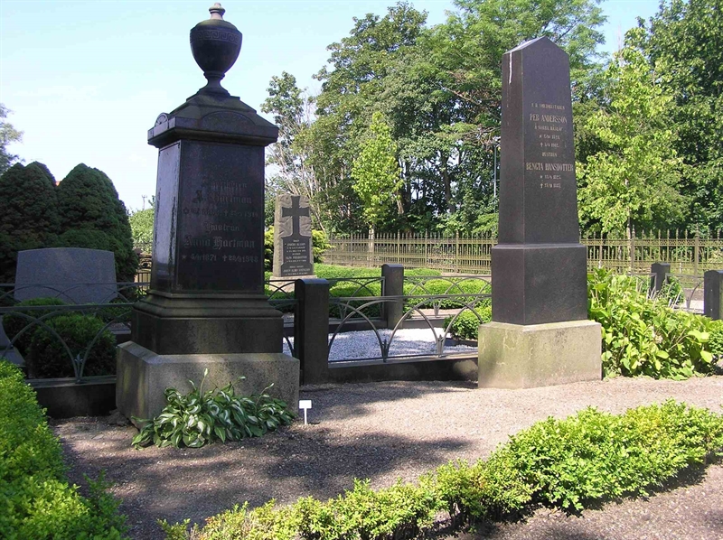 Grave number: HÅ 5    38-41