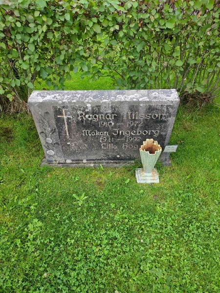 Grave number: 1 25   400-401