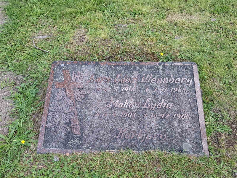 Grave number: 001 2   576