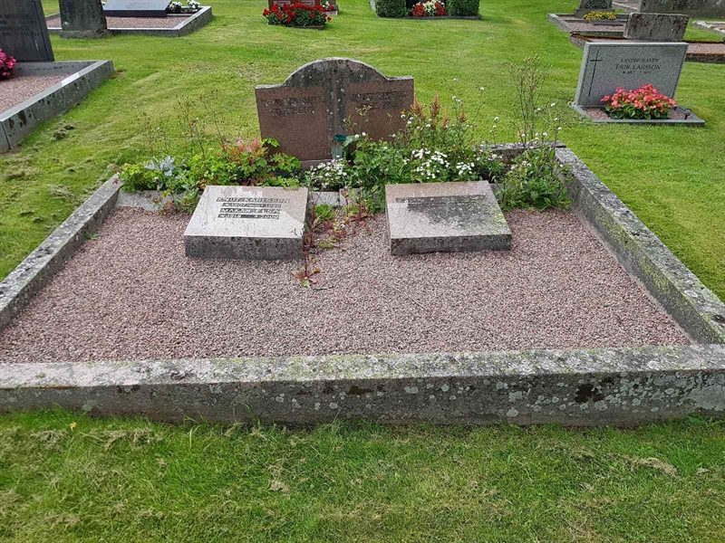 Grave number: 06 60741