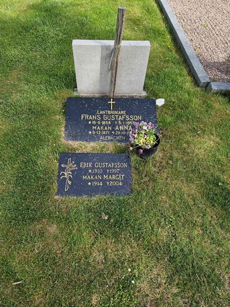 Grave number: 05 P   61