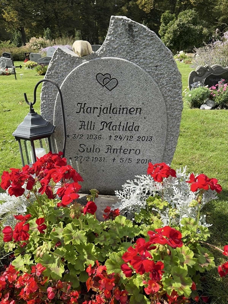 Grave number: 1 NA   242
