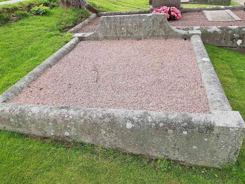 Grave number: 06 60743