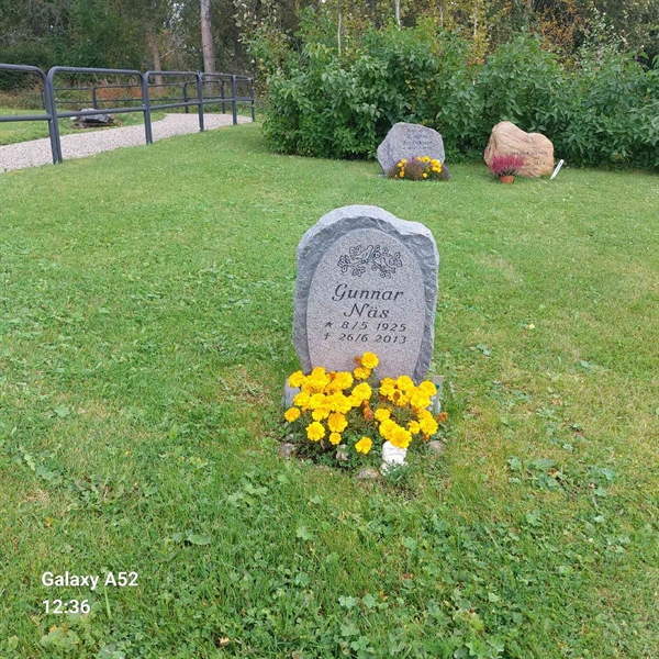 Grave number: N K 9