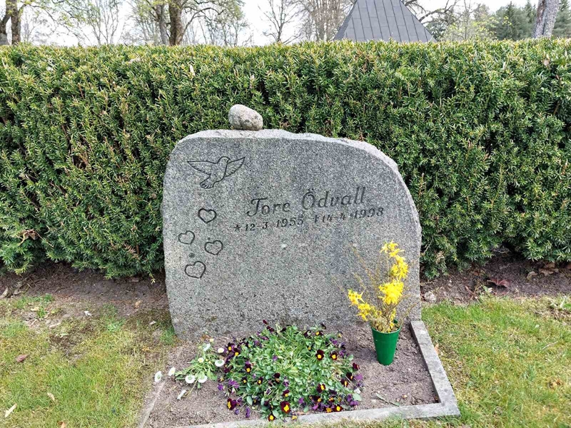 Grave number: HÖ 8   68, 69