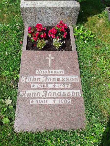 Grave number: M1 N 9