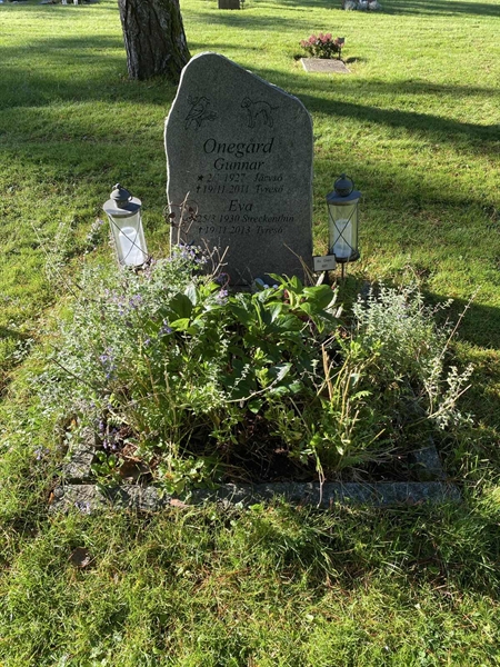 Hautatunnus: 2 E   687