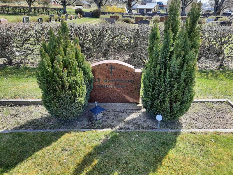 Grave number: VN E    59-62