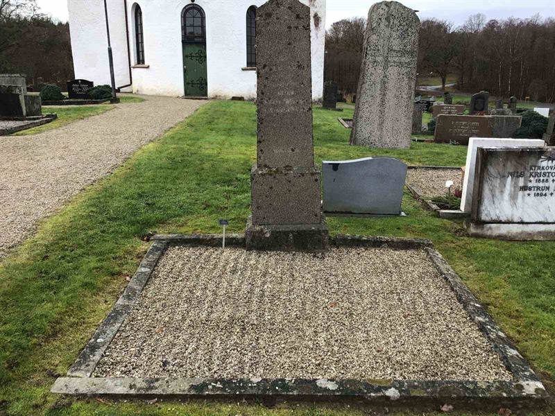 Grave number: 40 B   177-178