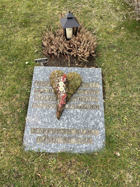 Grave number: R 01 332