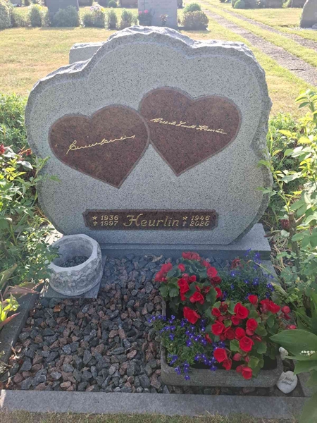 Grave number: NK NK 20 558-559