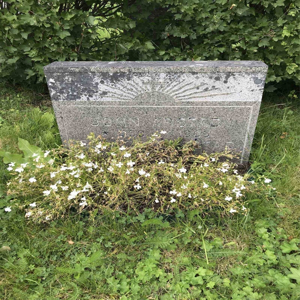 Grave number: DU Ö   136