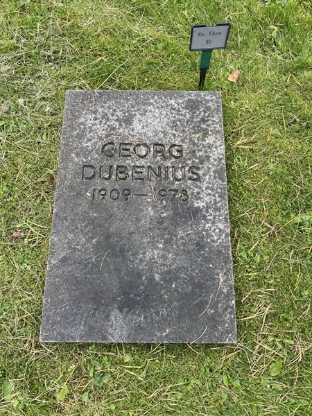 Hautatunnus: 2 E    80