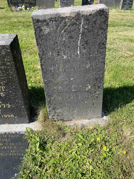 Grave number: N 5 1    67