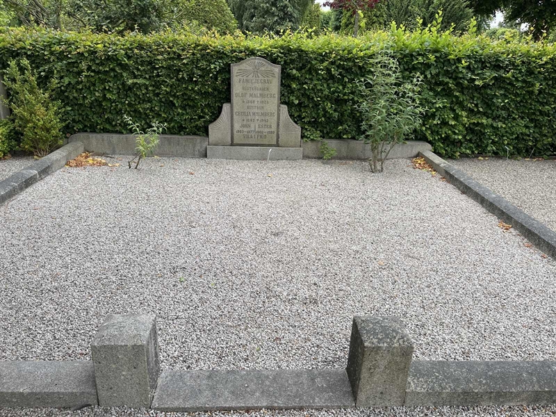 Grave number: NK I   3-4
