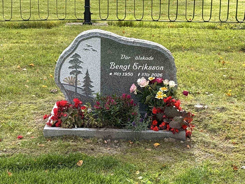Grave number: IN 35     1-2