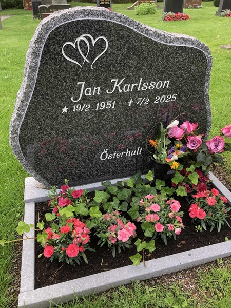 Grave number: 2  1142-1143