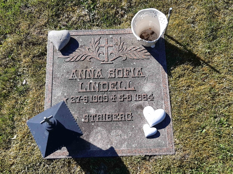Grave number: KA 03    35