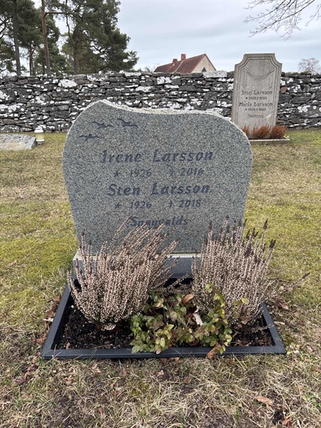 Grave number: A B 9