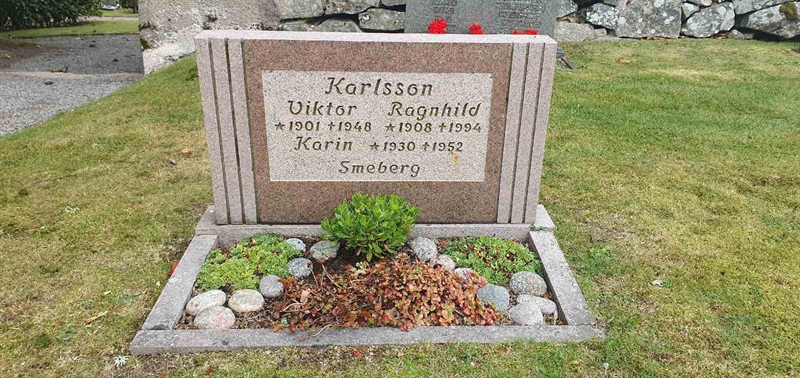 Grave number: N 003  0040, 0041, 0042