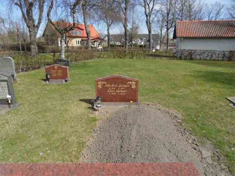 Grave number: FLÄ E    99-100