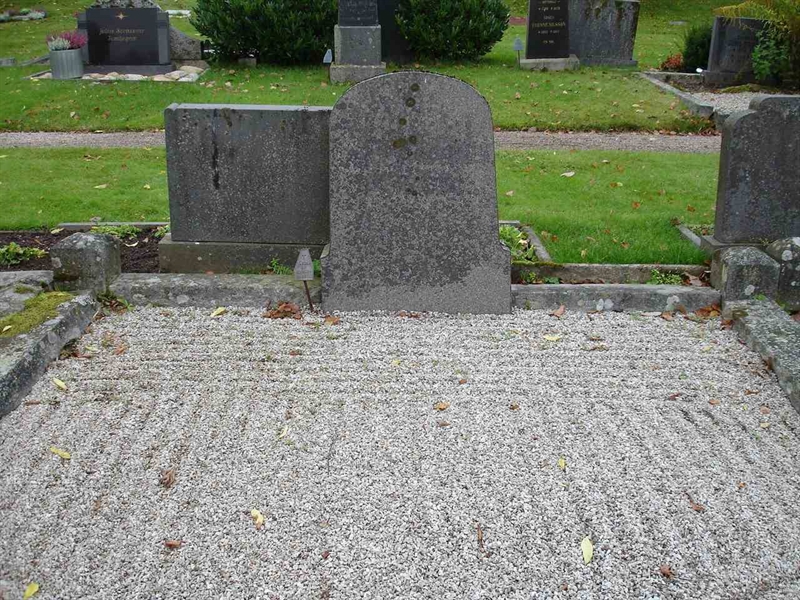 Grave number: HK G    10, 11