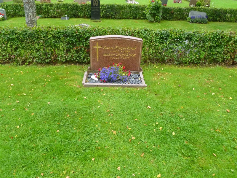 Grave number: ROG H  133, 134