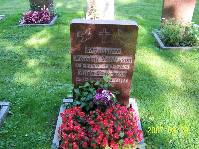 Grave number: 1 3 U2    30