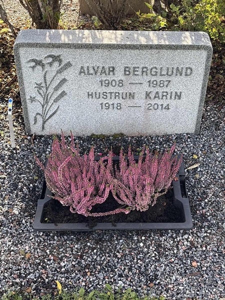 Grave number: 4 N ND   164